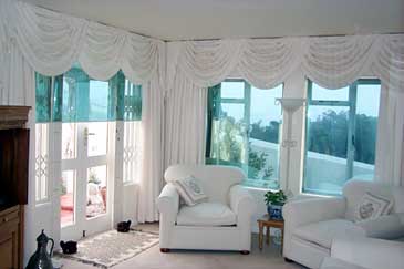 ROLLA-RAY"&nbsp;covers more glass than any other shade film roller blind